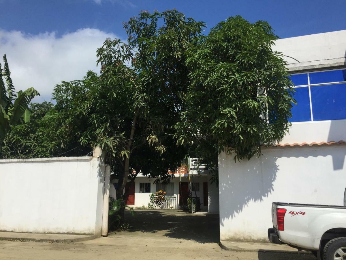 Hostal Sarai Pedernales Exterior photo